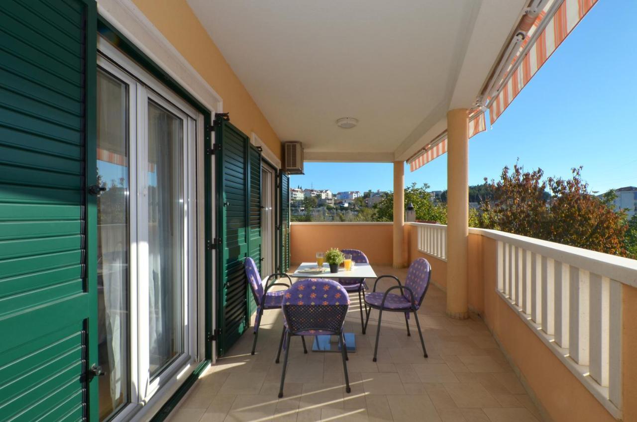Apartmani Adela Solin Bagian luar foto