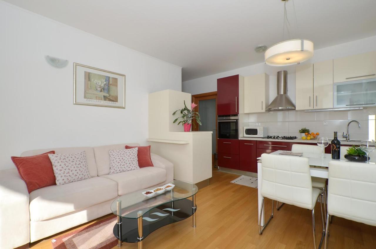Apartmani Adela Solin Bagian luar foto