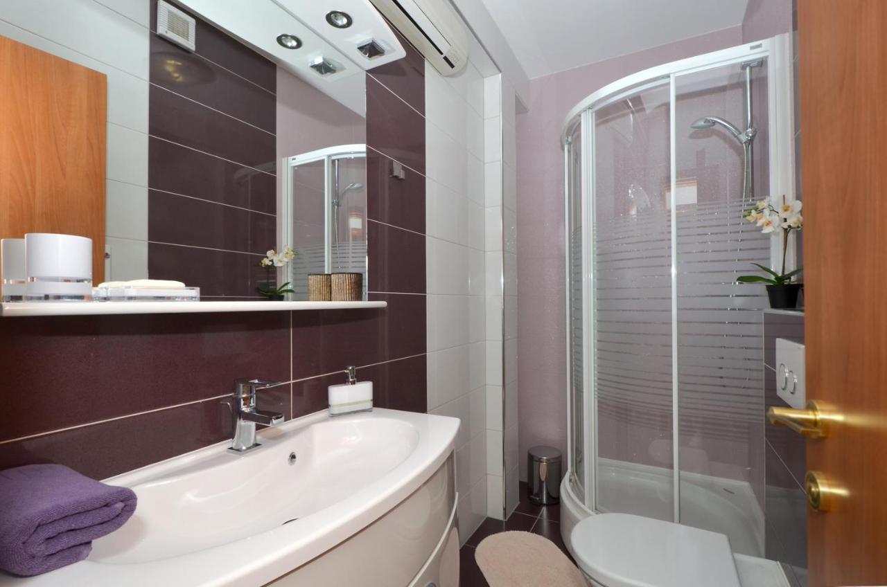 Apartmani Adela Solin Bagian luar foto