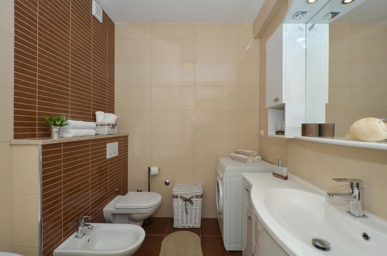 Apartmani Adela Solin Bagian luar foto
