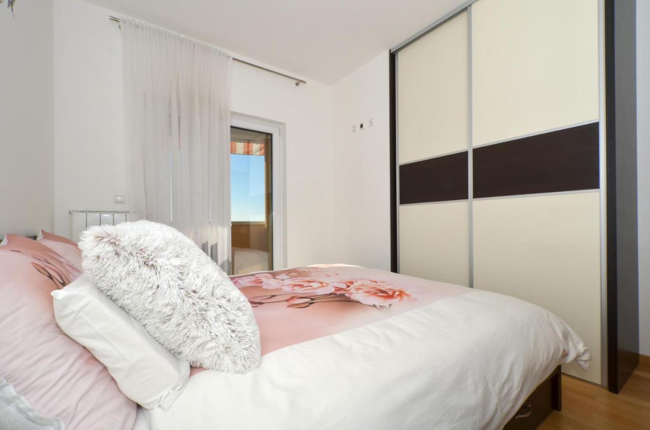 Apartmani Adela Solin Bagian luar foto
