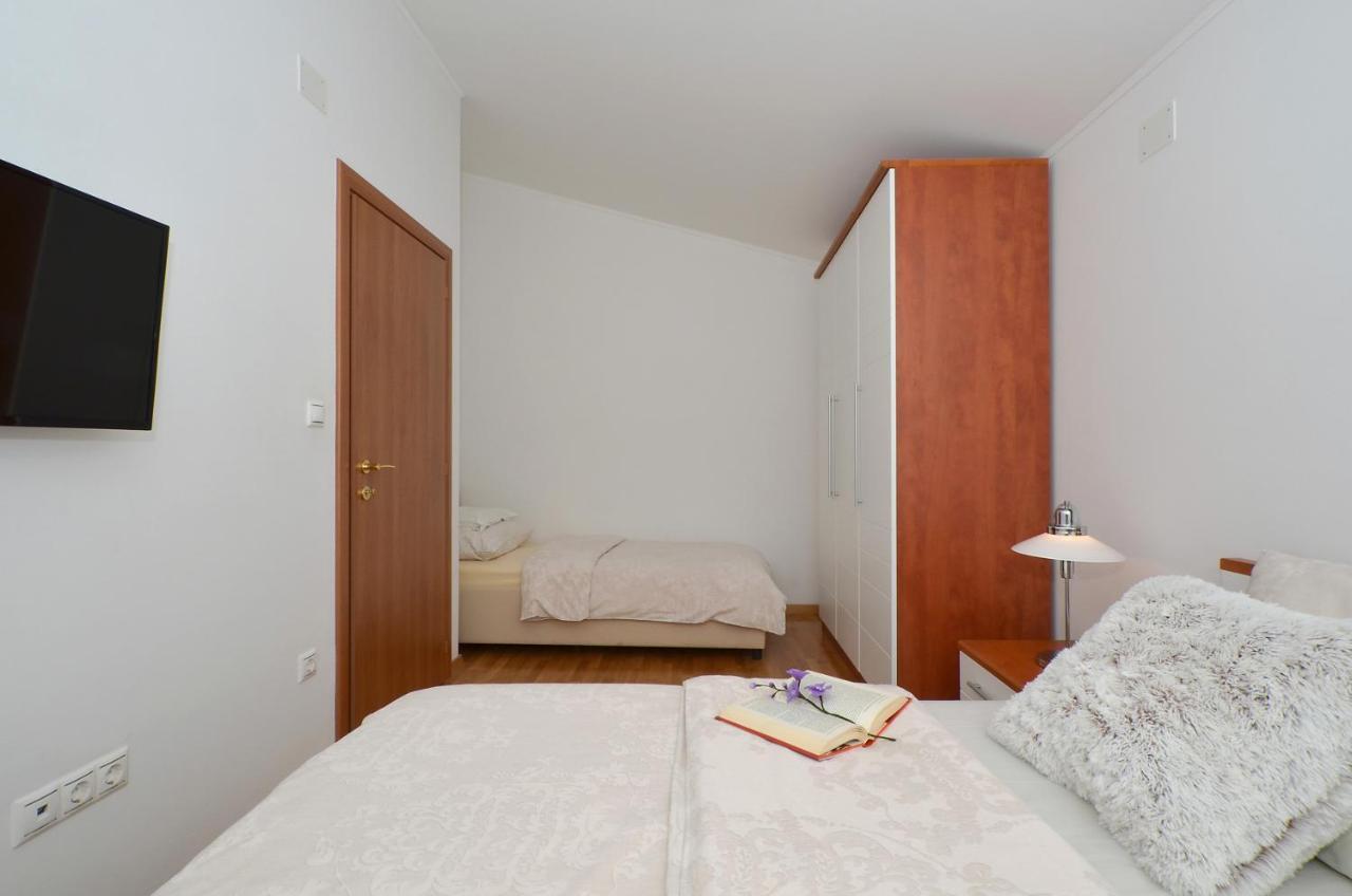 Apartmani Adela Solin Bagian luar foto