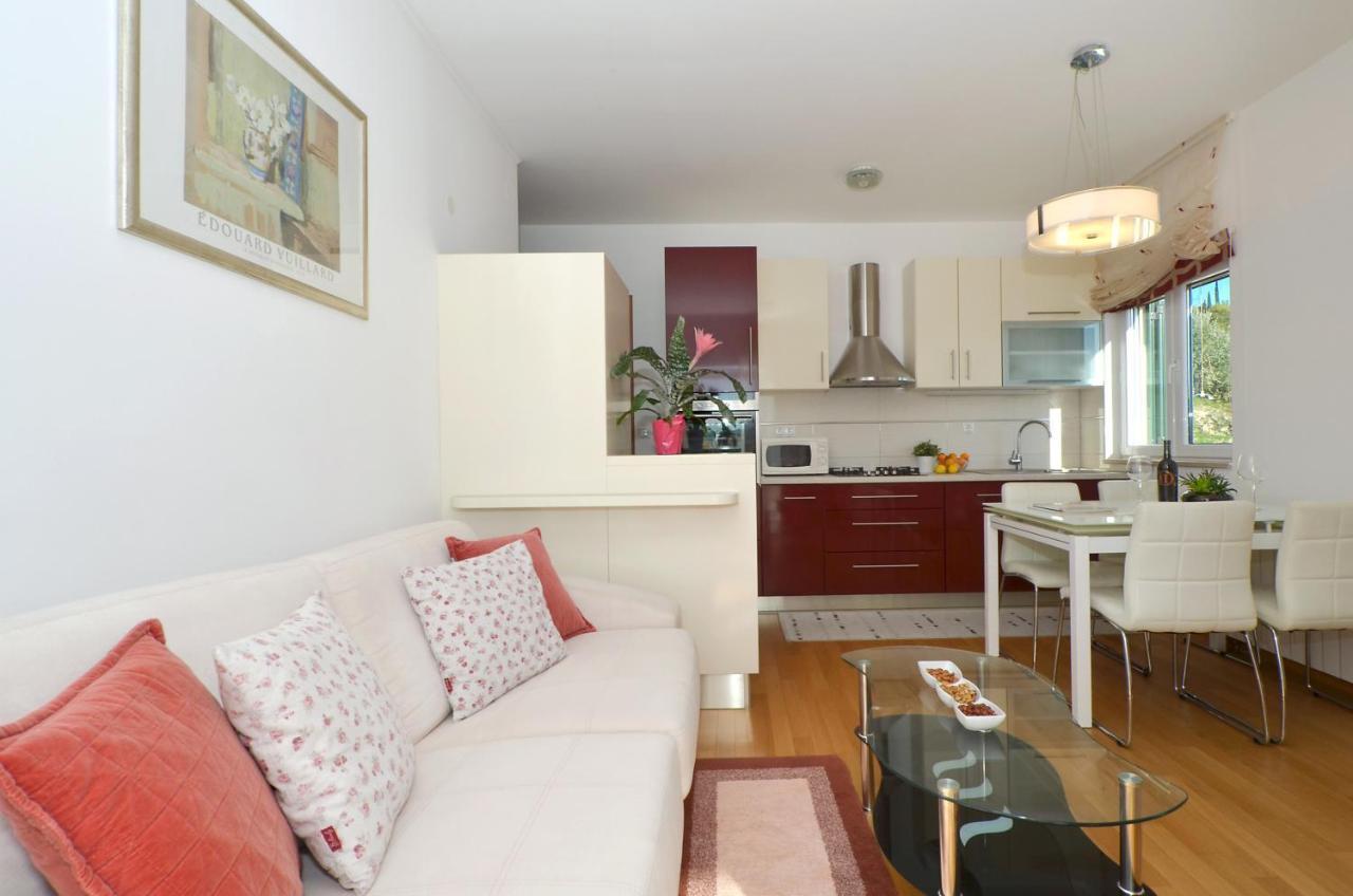 Apartmani Adela Solin Bagian luar foto