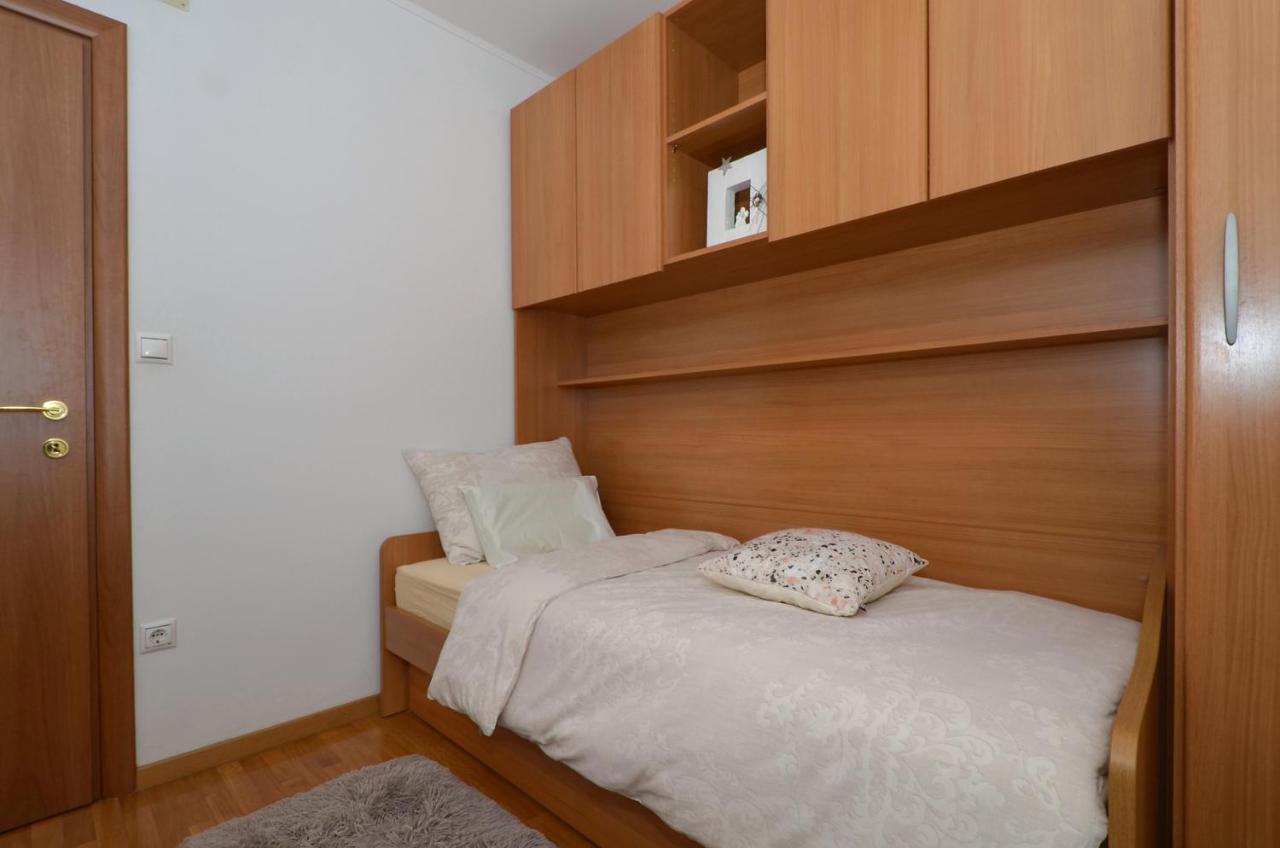 Apartmani Adela Solin Bagian luar foto