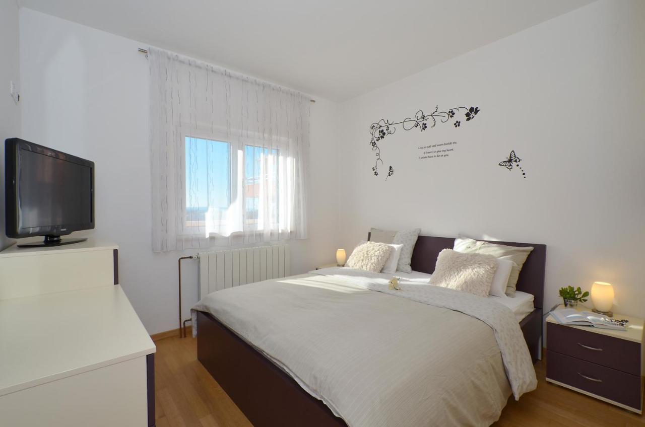 Apartmani Adela Solin Bagian luar foto