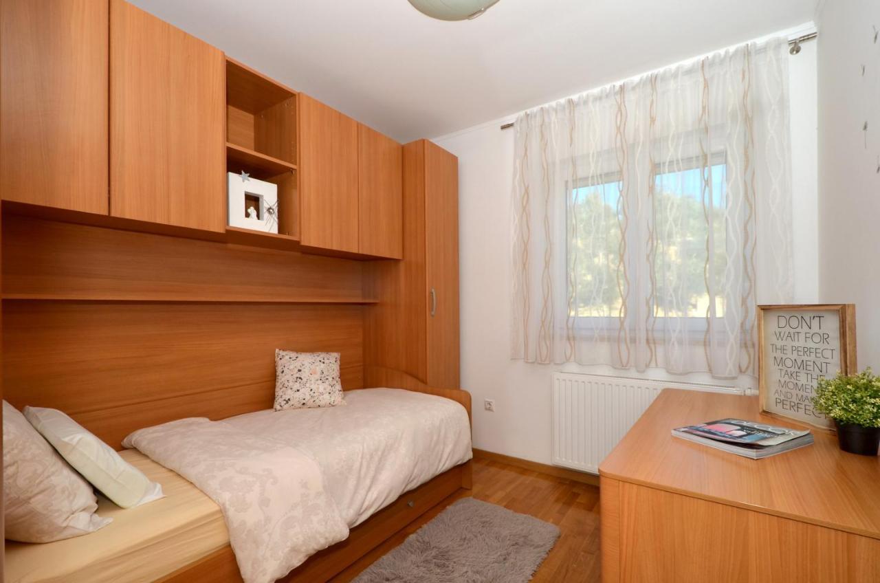 Apartmani Adela Solin Bagian luar foto