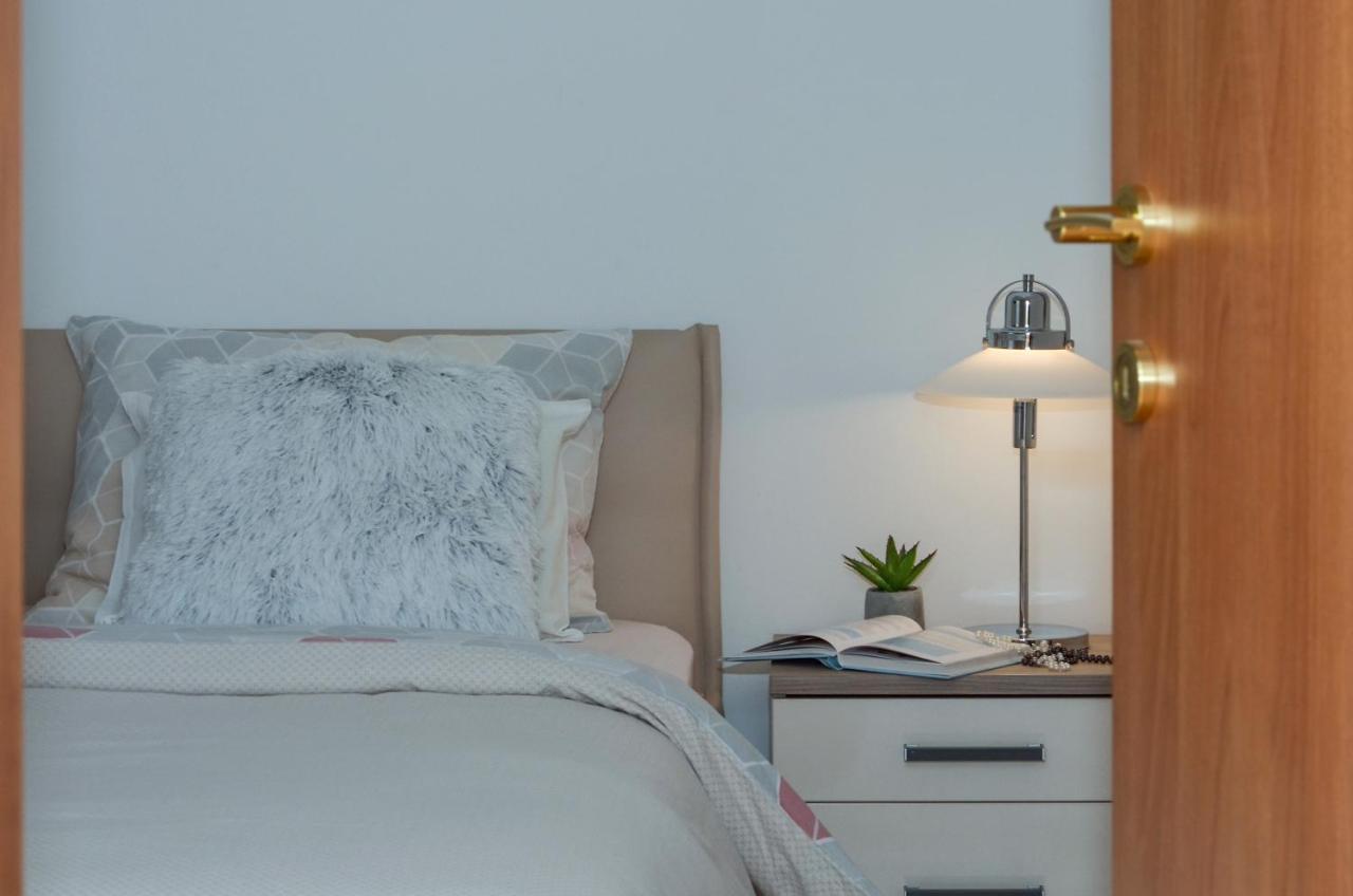 Apartmani Adela Solin Bagian luar foto