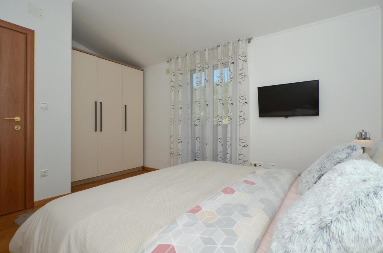 Apartmani Adela Solin Bagian luar foto